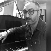 insegnante diplomato al conservatorio in pianoforte